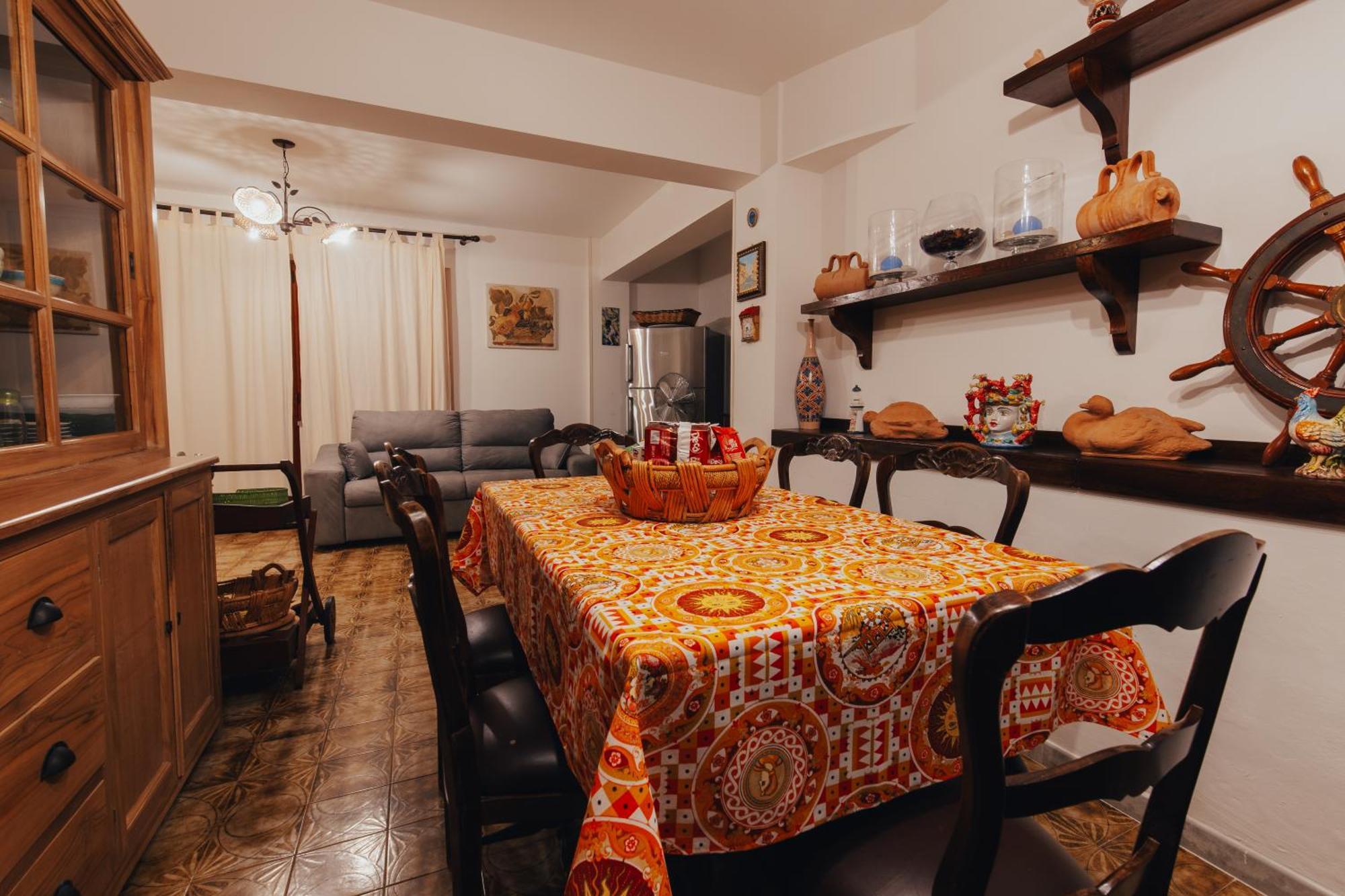 Monia House Holiday home *